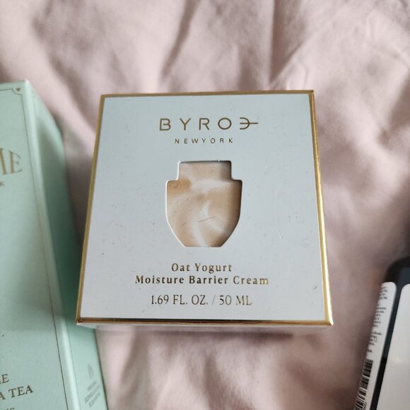 BYROE New In Box Oat Yogurt Moisture Barrier Cream - Picture 2 of 2